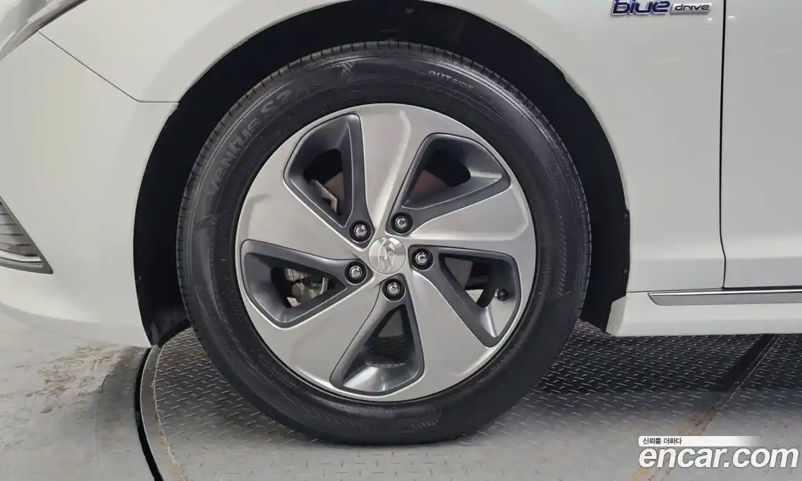 Hyundai Sonata 2017 2.0 Автомат в Москве № 459037, фото 5