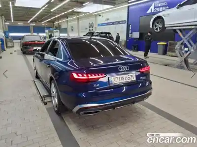 Audi A4 2022 2.0 Автомат в Москве № 469561, миниатюра 3