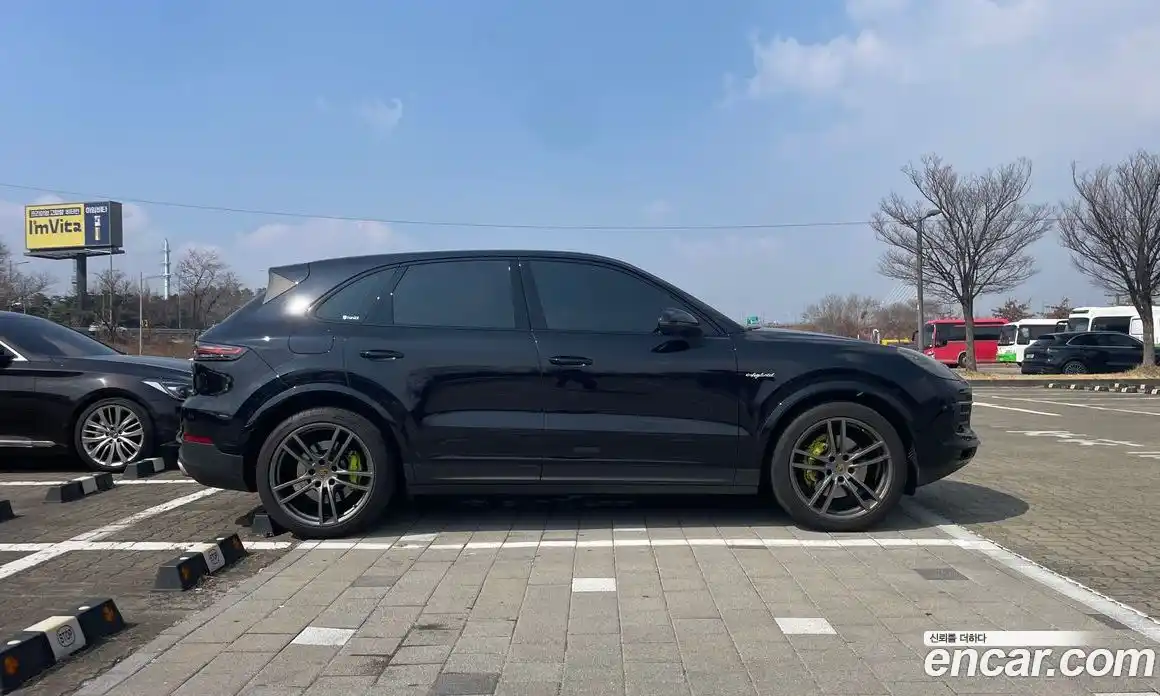 Porsche Cayenne 2021 3.0 Автомат в Москве № 470951, фото 3