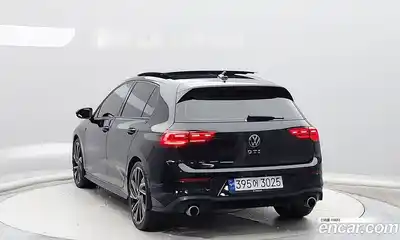 Volkswagen Golf 2023 2.0 Автомат в Москве № 472433, миниатюра 2