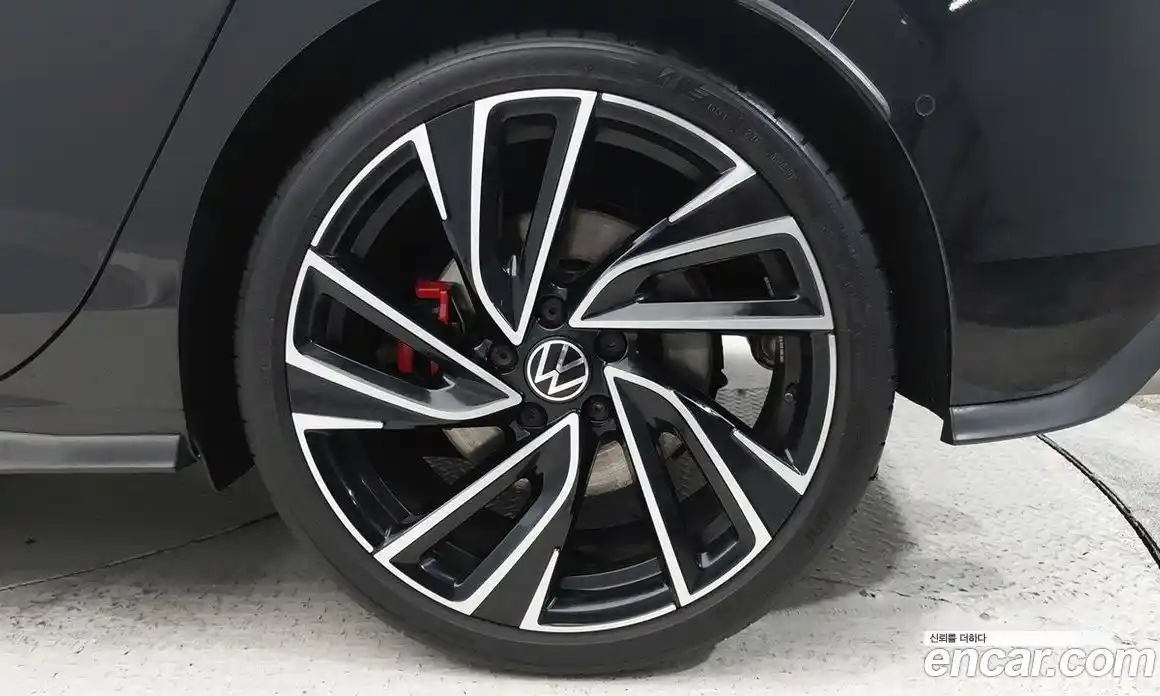 Volkswagen Golf 2023 2.0 Автомат в Москве № 472433, фото 6