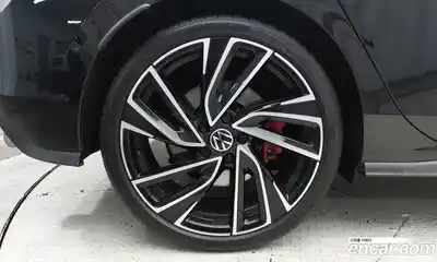 Volkswagen Golf 2023 2.0 Автомат в Москве № 472433, миниатюра 8