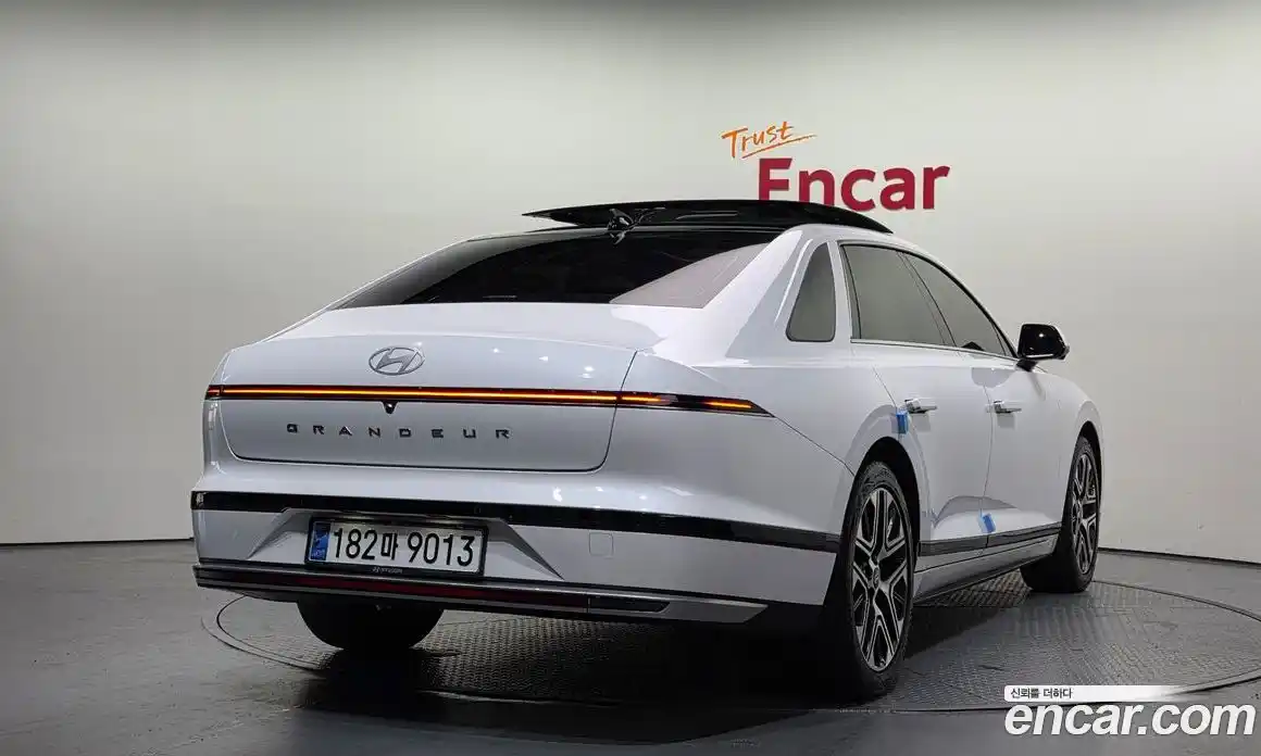 Hyundai Grandeur 2023 3.5 Автомат в Москве № 5461, фото 2