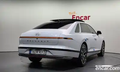 Hyundai Grandeur 2023 3.5 Автомат в Москве № 5461, миниатюра 2