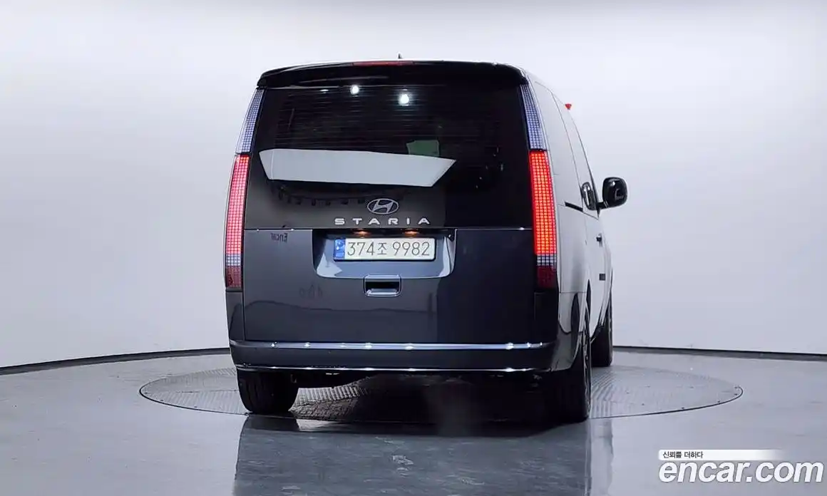 Hyundai Staria 2025 3.5 Автомат в Москве № 107788, фото 3