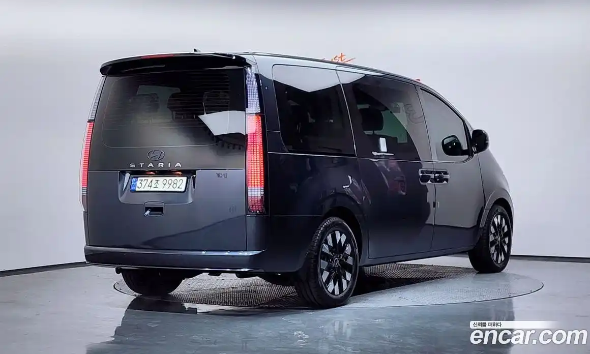 Hyundai Staria 2025 3.5 Автомат в Москве № 107788, фото 4