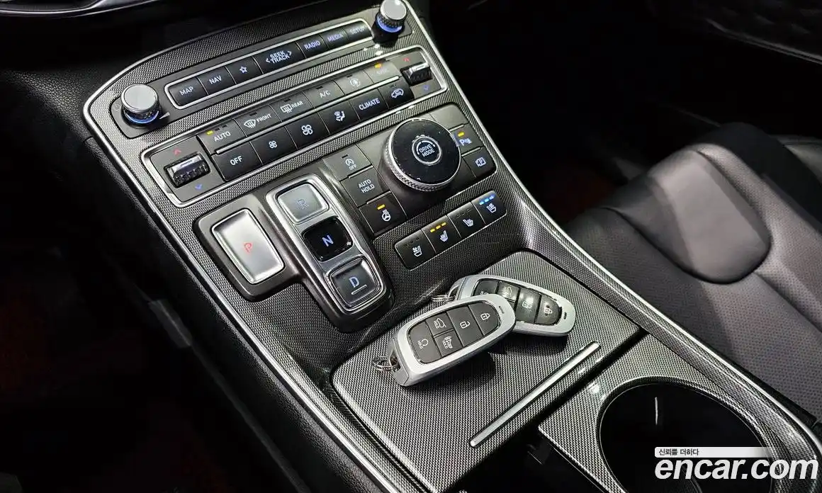 Hyundai Santa Fe 2021 2.2 Автомат в Москве № 111117, фото 9