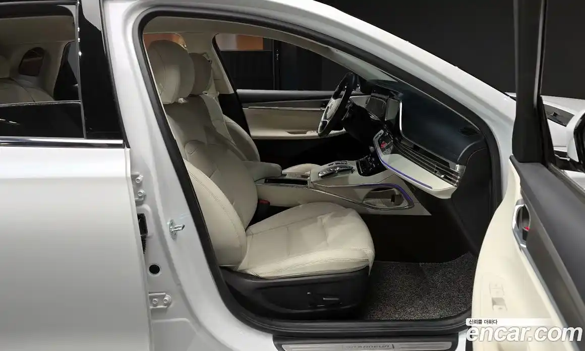 Hyundai Grandeur 2022 2.5 Автомат в Москве № 112680, фото 20