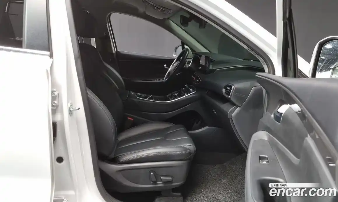 Hyundai Santa Fe 2023 2.5 Автомат в Москве № 112822, фото 15