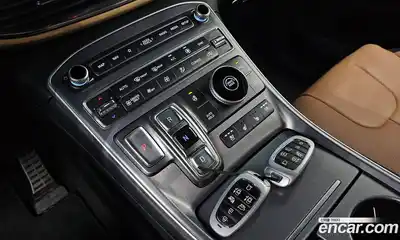 Hyundai Santa Fe 2023 1.6 Автомат в Москве № 119738, миниатюра 9