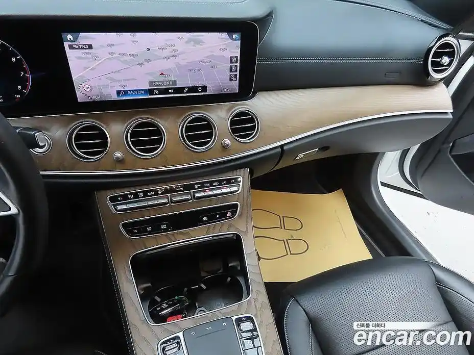 Mercedes-Benz E-Class 2022 2.0 Автомат в Москве № 140738, фото 12