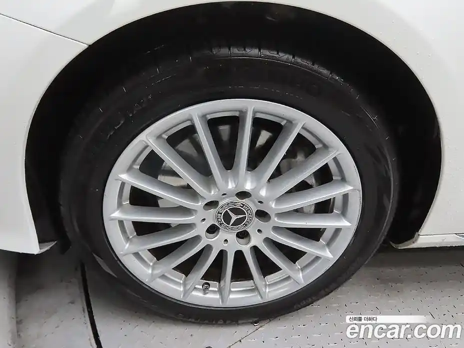 Mercedes-Benz E-Class 2022 2.0 Автомат в Москве № 140738, фото 5