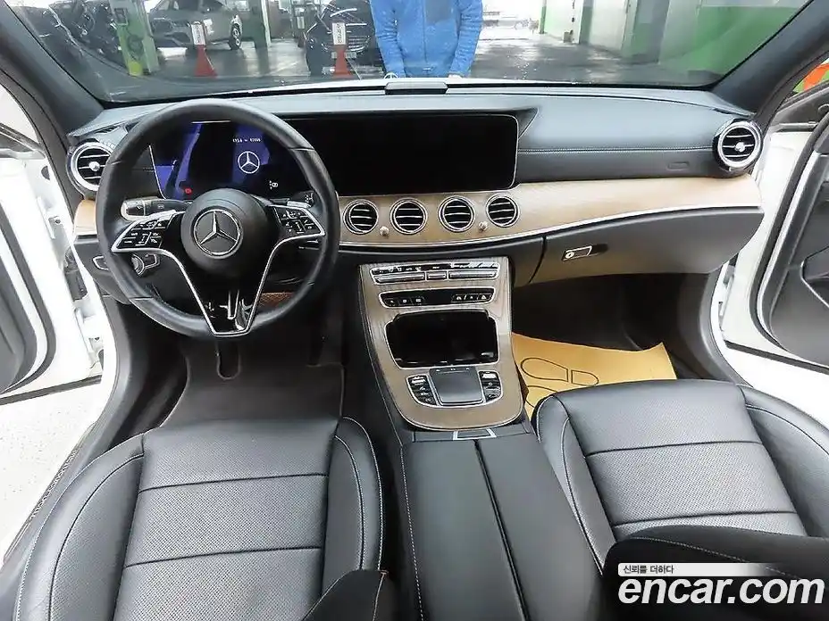 Mercedes-Benz E-Class 2022 2.0 Автомат в Москве № 140738, фото 9