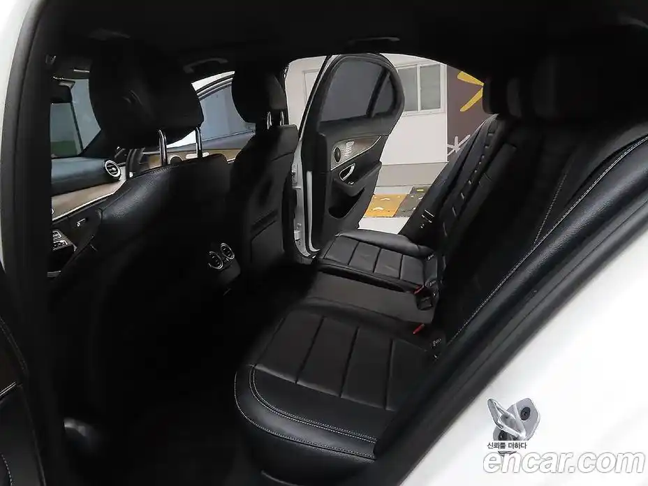 Mercedes-Benz E-Class 2022 2.0 Автомат в Москве № 140738, фото 10