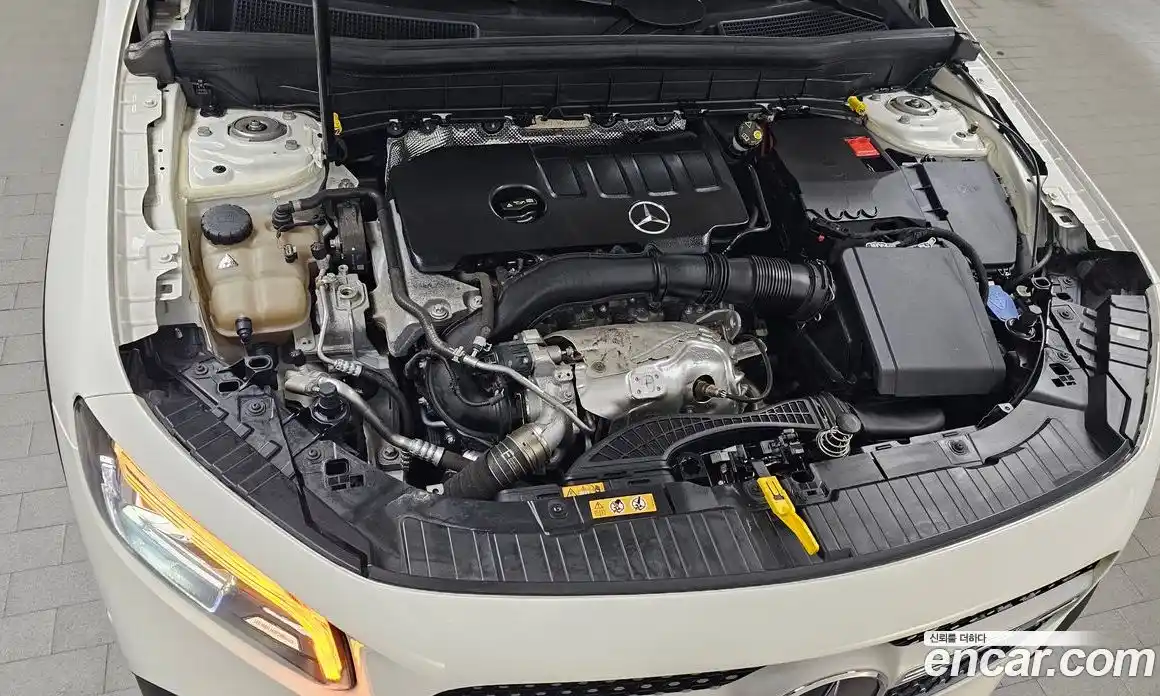 Mercedes-Benz GLB-Class 2021 2.0 Автомат в Москве № 141379, фото 19