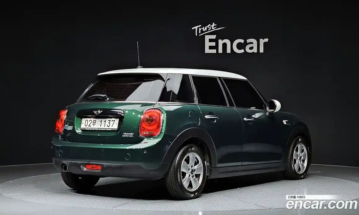 Mini Cooper 2018 1.5 Автомат в Москве № 152260, фото 16