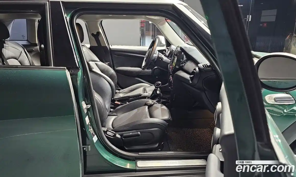 Mini Cooper 2018 1.5 Автомат в Москве № 152260, фото 3