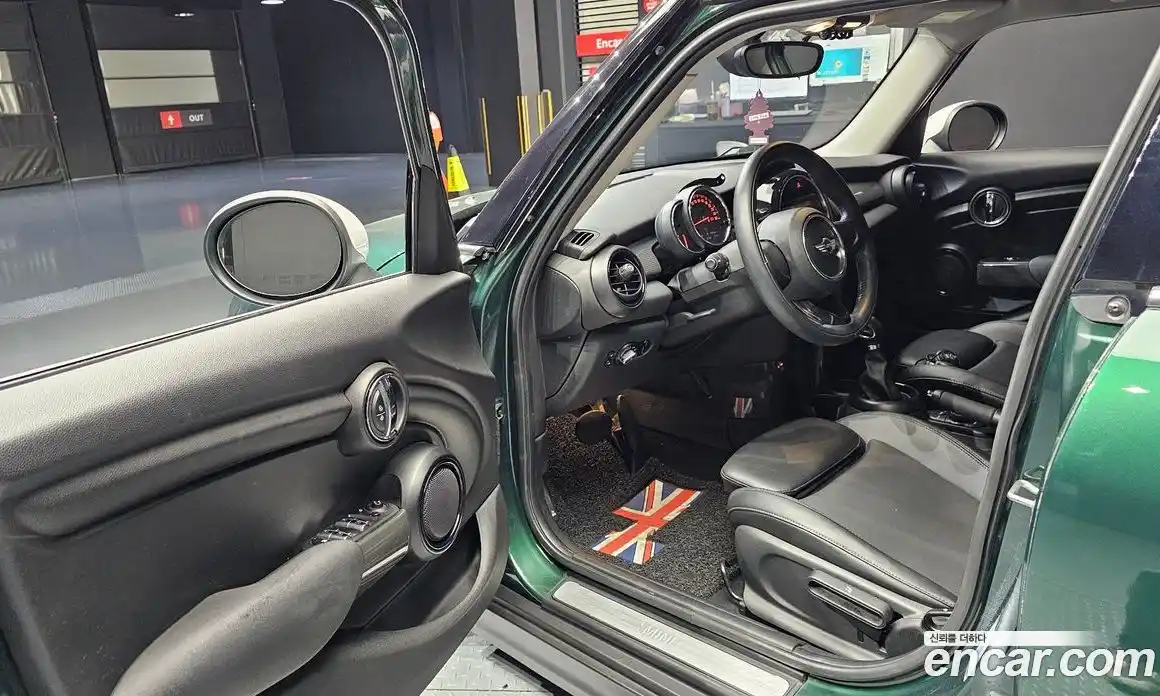 Mini Cooper 2018 1.5 Автомат в Москве № 152260, фото 6