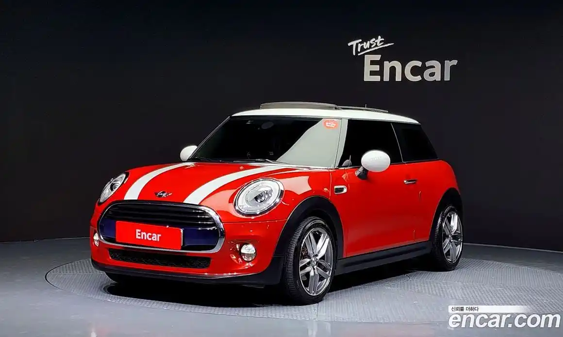Mini Cooper 2016 1.5 Автомат в Москве № 152365, фото 16