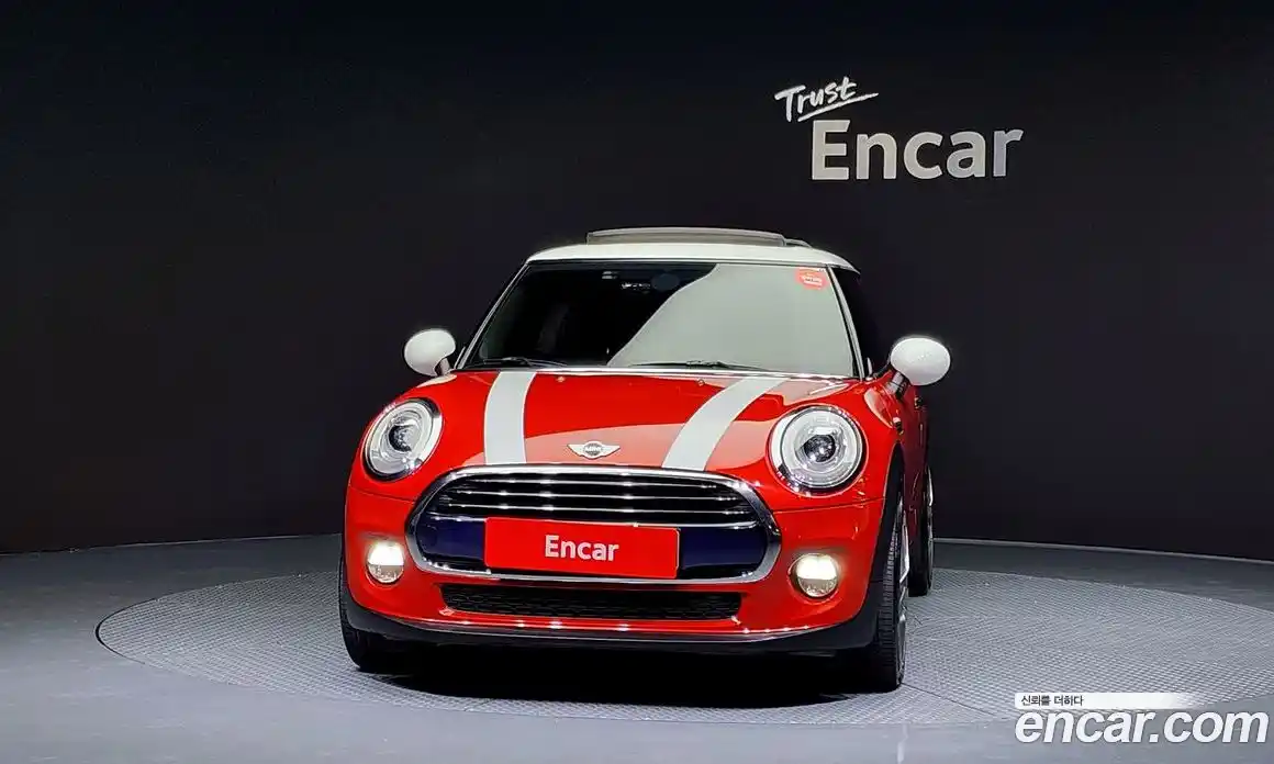 Mini Cooper 2016 1.5 Автомат в Москве № 152365, фото 17