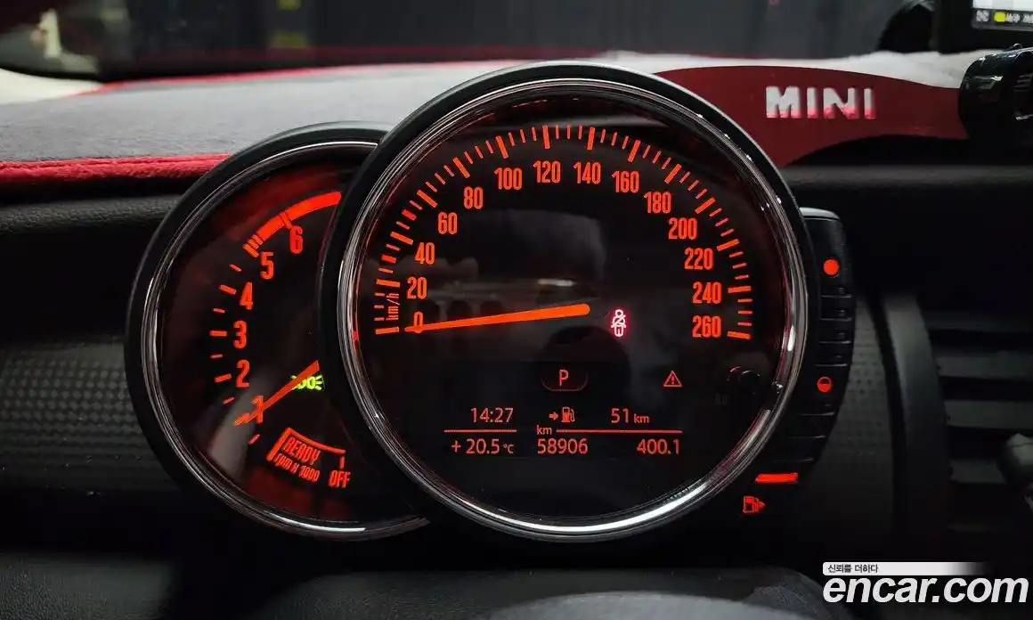 Mini Cooper 2016 1.5 Автомат в Москве № 152365, фото 8