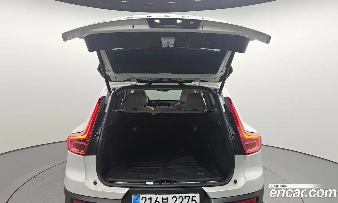 Volvo XC40 2025 2.0 Автомат в Москве № 153519, фото 13