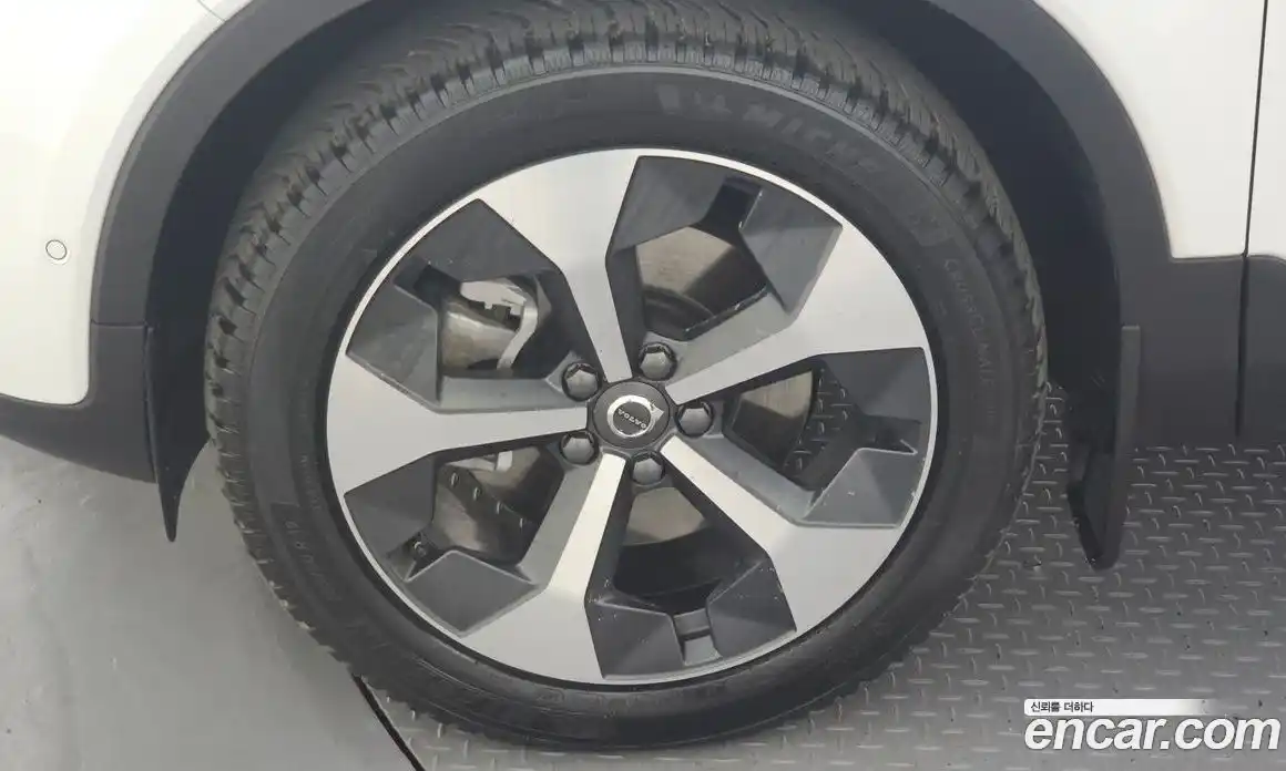 Volvo XC40 2025 2.0 Автомат в Москве № 153519, фото 4