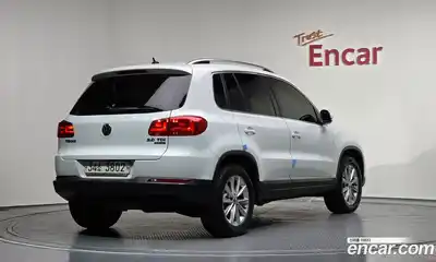 Volkswagen Tiguan 2015 2.0 Автомат в Москве № 155901, миниатюра 11