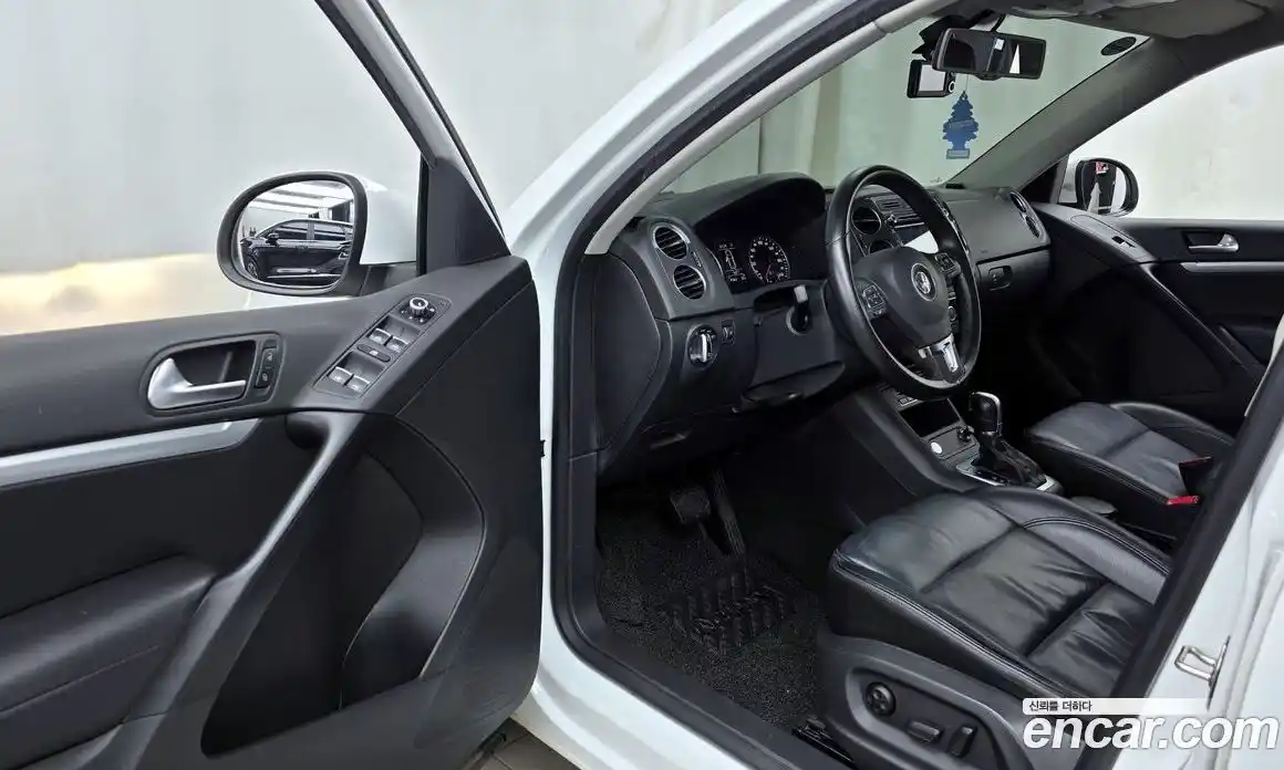 Volkswagen Tiguan 2015 2.0 Автомат в Москве № 155901, фото 14