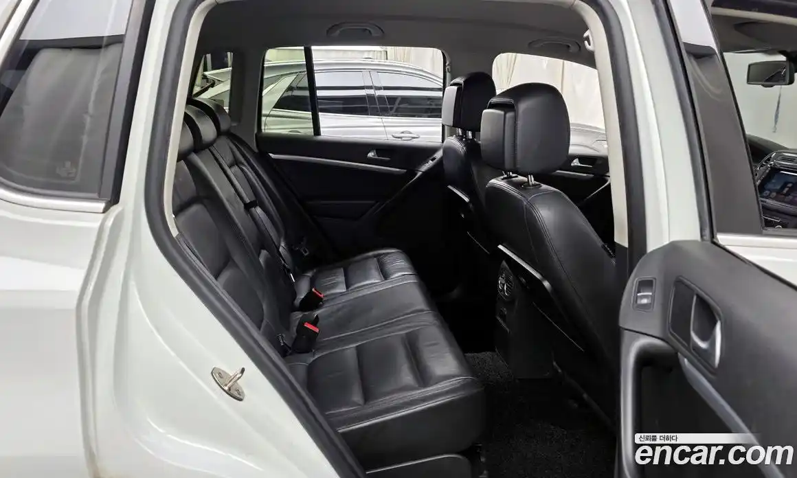 Volkswagen Tiguan 2015 2.0 Автомат в Москве № 155901, фото 19