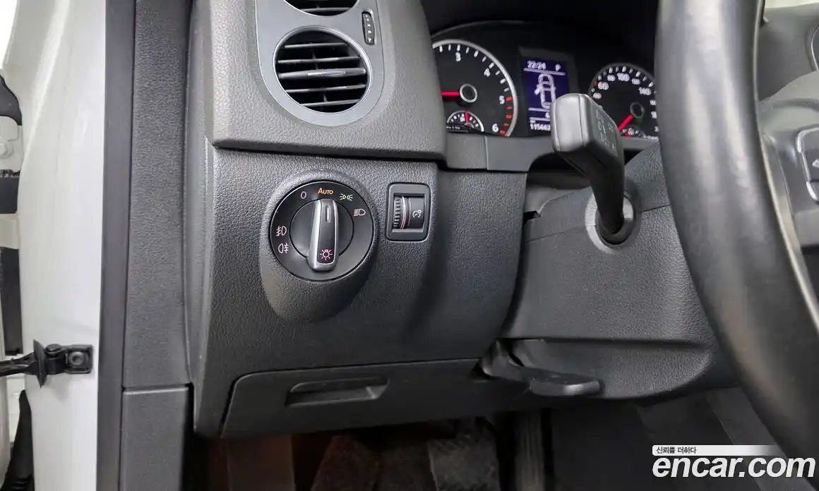 Volkswagen Tiguan 2015 2.0 Автомат в Москве № 155901, фото 20