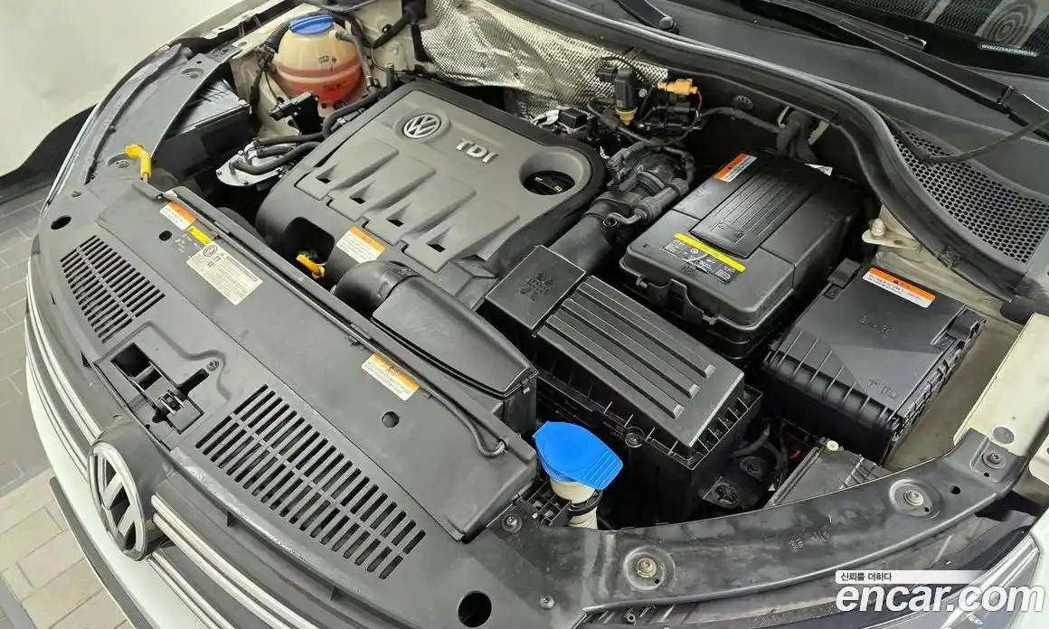 Volkswagen Tiguan 2015 2.0 Автомат в Москве № 155901, фото 4