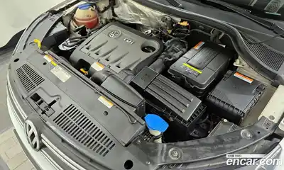 Volkswagen Tiguan 2015 2.0 Автомат в Москве № 155901, миниатюра 4