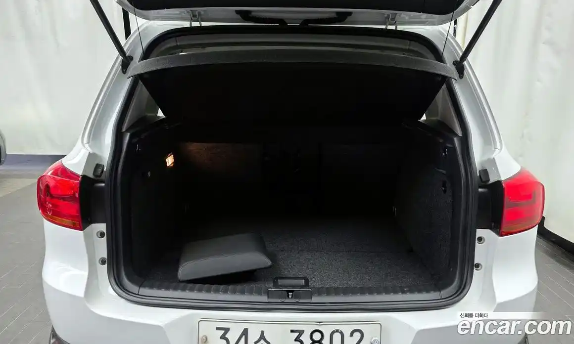 Volkswagen Tiguan 2015 2.0 Автомат в Москве № 155901, фото 5