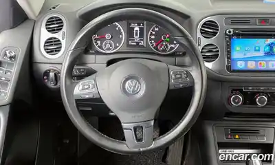 Volkswagen Tiguan 2015 2.0 Автомат в Москве № 155901, миниатюра 6