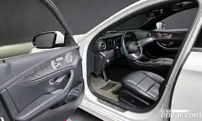 Mercedes-Benz E-Class 2022 2.0 Автомат в Москве № 161462, миниатюра 11