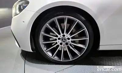 Mercedes-Benz E-Class 2022 2.0 Автомат в Москве № 161462, миниатюра 2