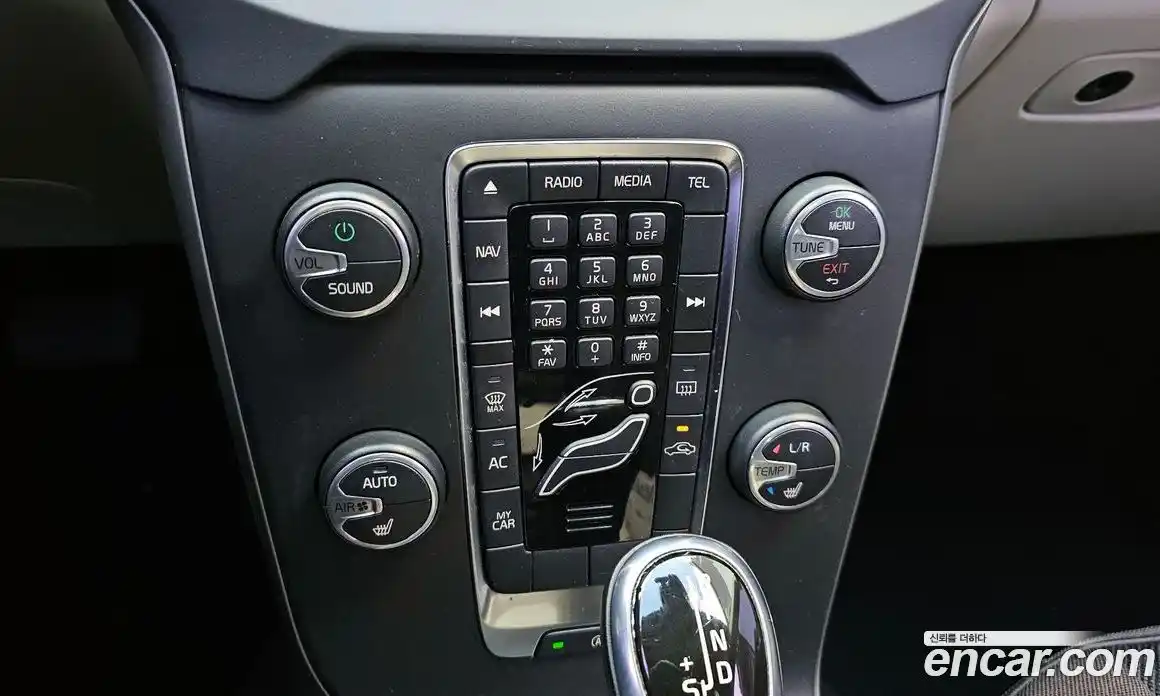 Volvo V40 2015 1.6 Автомат в Москве № 164545, фото 18