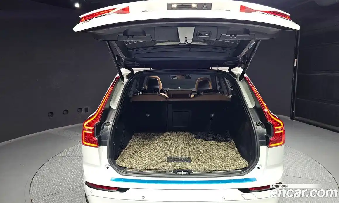 Volvo XC60 2018 2.0 Автомат в Москве № 164662, фото 14