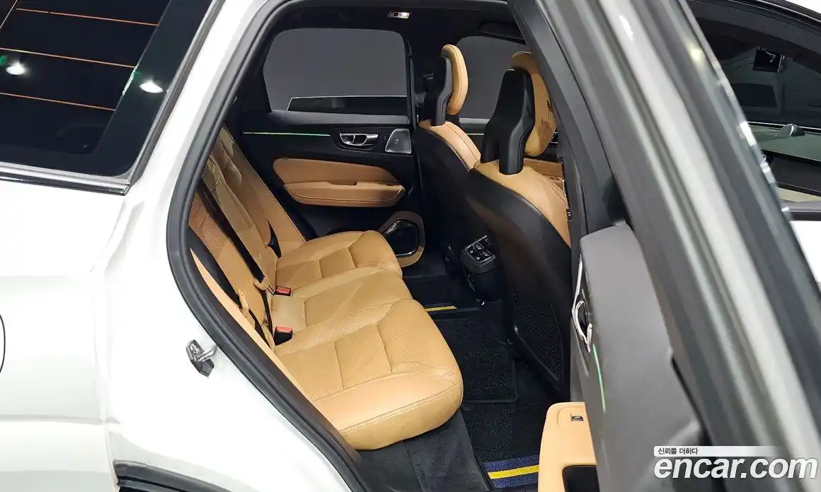 Volvo XC60 2018 2.0 Автомат в Москве № 164662, фото 15