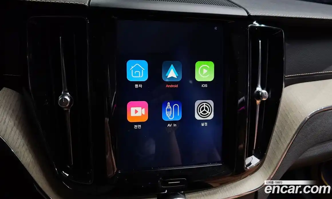 Volvo XC60 2018 2.0 Автомат в Москве № 164662, фото 16