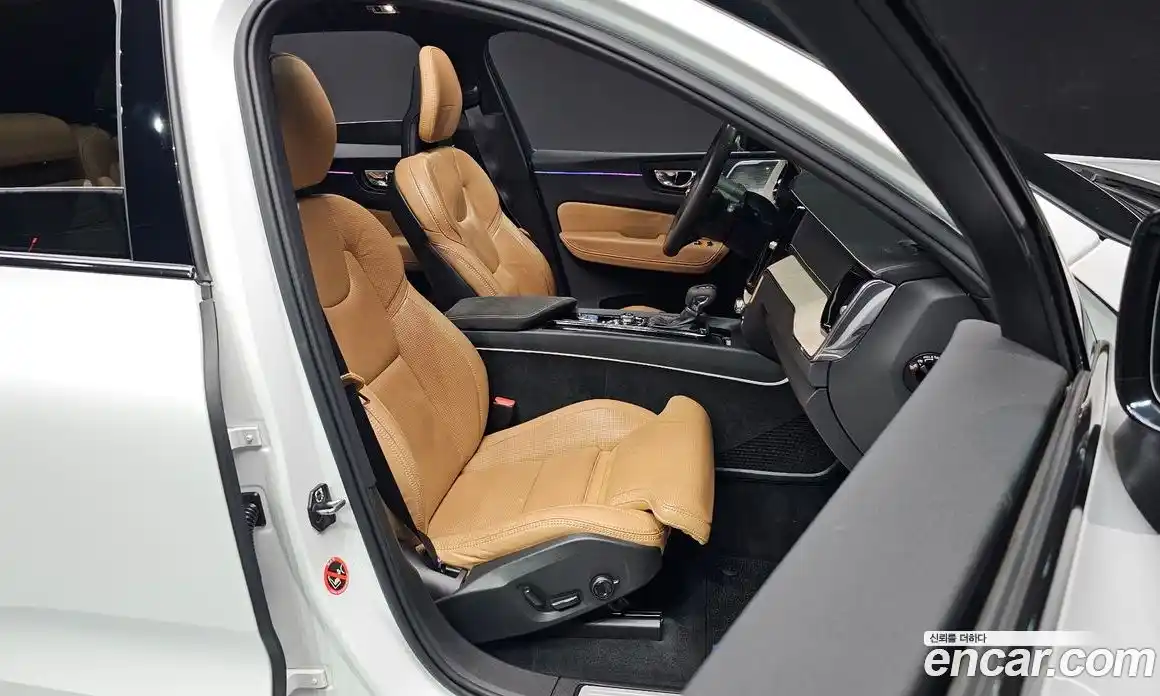 Volvo XC60 2018 2.0 Автомат в Москве № 164662, фото 8