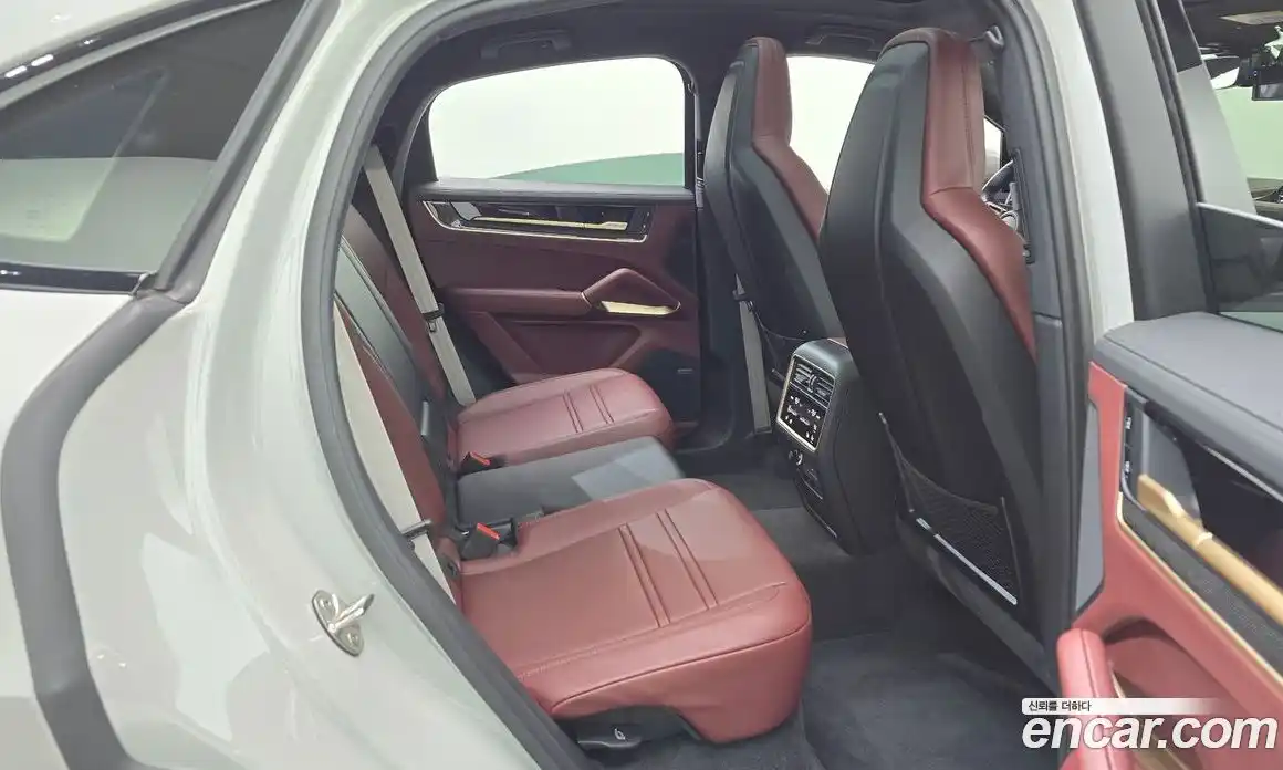 Porsche Cayenne 2024 3.0 Автомат в Москве № 165017, фото 12