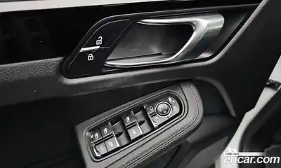 Porsche Macan 2020 2.0 Автомат в Москве № 165461, миниатюра 2