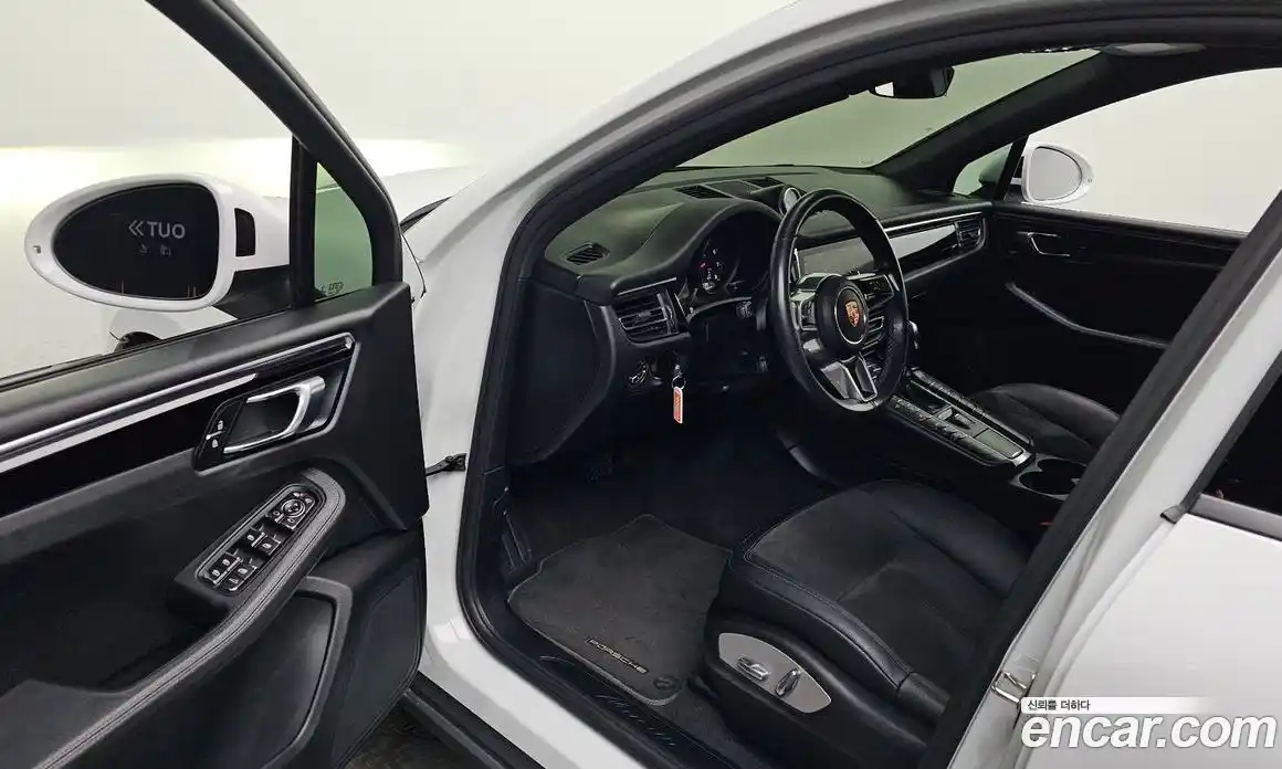 Porsche Macan 2020 2.0 Автомат в Москве № 165461, фото 4