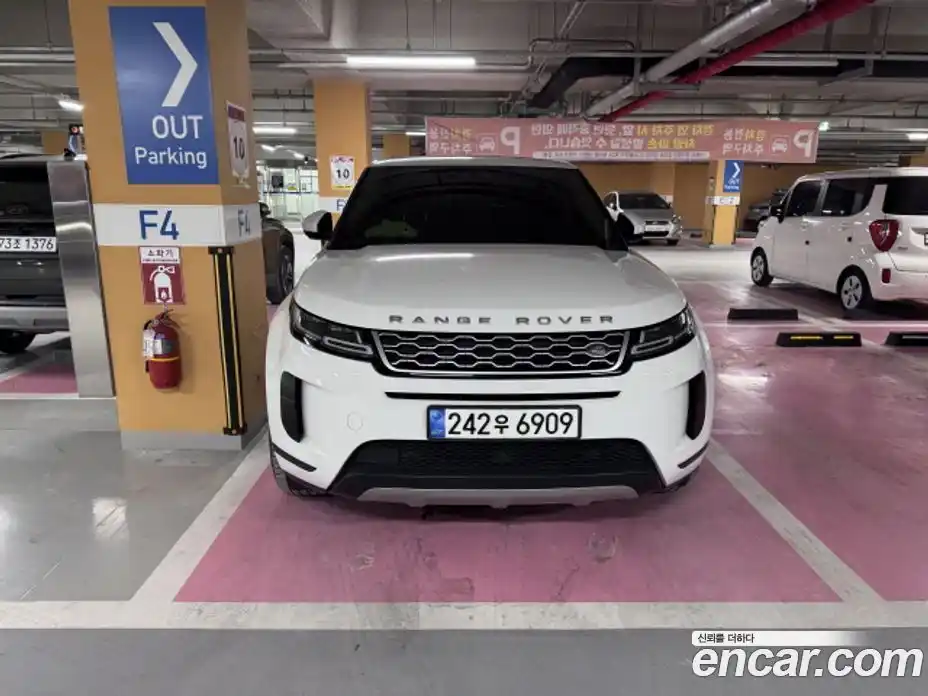 Land Rover Range-Rover Evoque 2020 2.0 Автомат в Москве № 166746, фото 1
