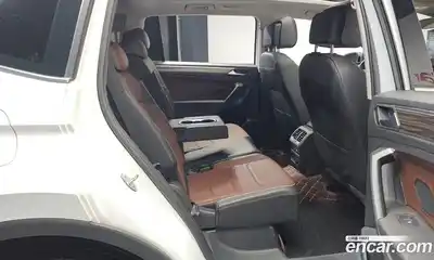 Volkswagen Tiguan 2023 2.0 Автомат в Москве № 168524, миниатюра 11