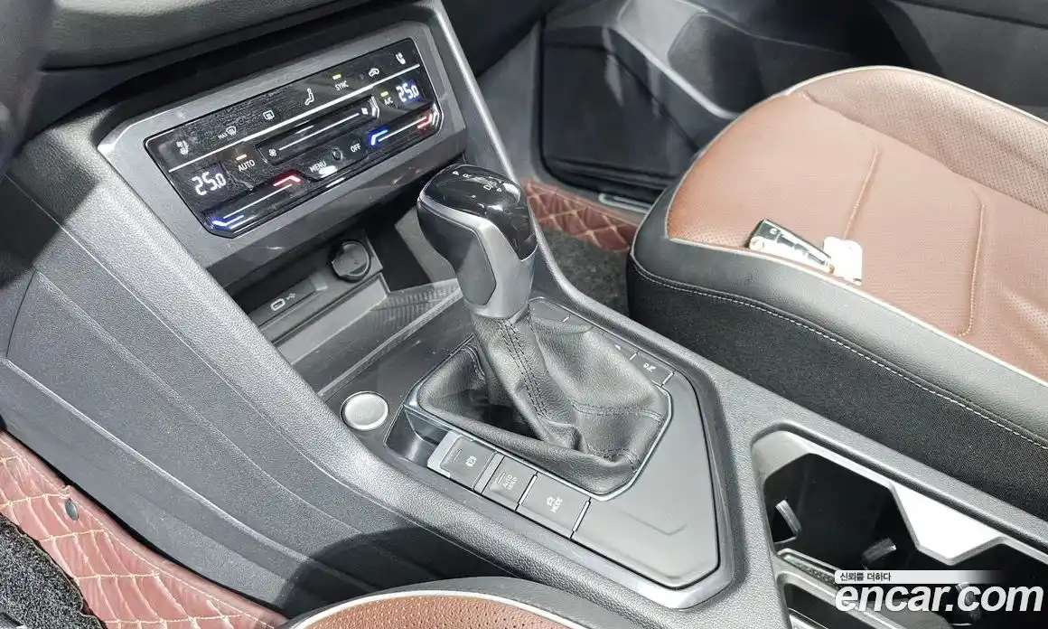 Volkswagen Tiguan 2023 2.0 Автомат в Москве № 168524, фото 8