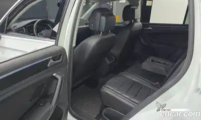 Volkswagen Tiguan 2023 2.0 Автомат в Москве № 168693, миниатюра 11