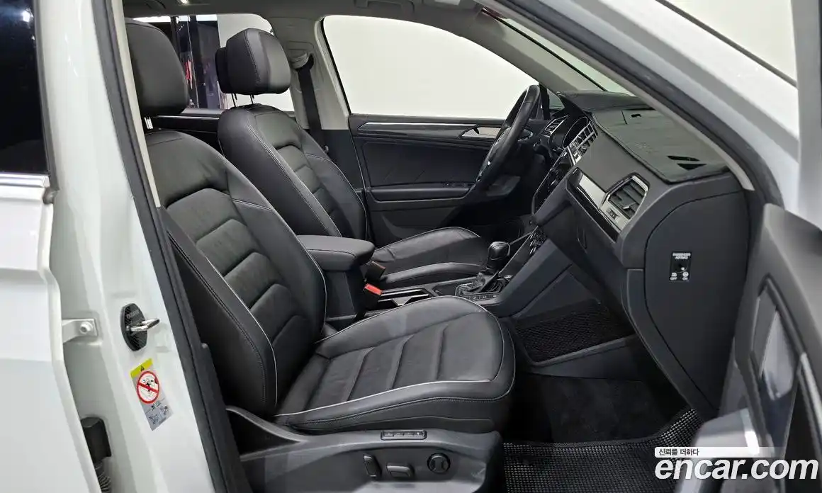 Volkswagen Tiguan 2020 2.0 Автомат в Москве № 168828, фото 14